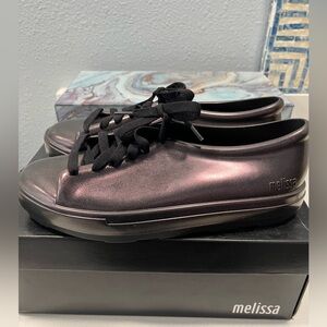 Melissa Reed wine iridescent sneakers size 9M women’s NWT